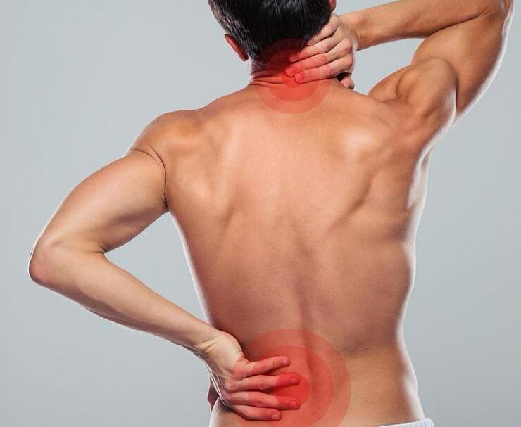 Een man heeft spinale osteochondrose