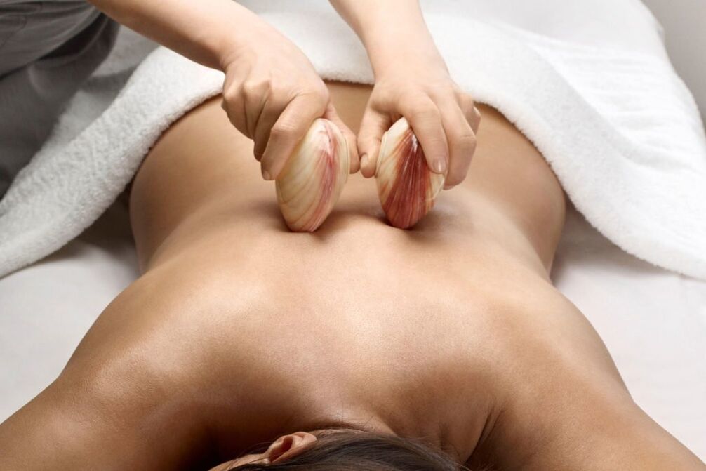 Een methode voor het verlichten van pijn bij osteochondrose is massage
